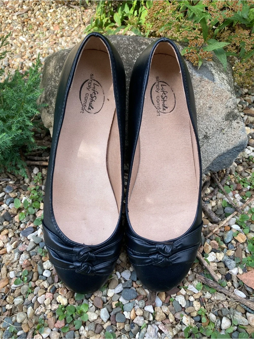 Lifestride size 11W Anika black slip on flats